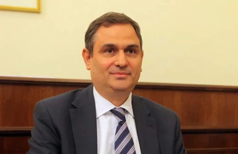 Ραδιοφωνική εκπομπή σε στούντιο